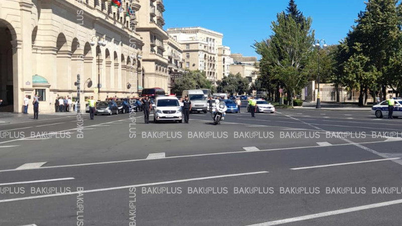 Bakıda şəhidlərin əziz xatirəsi 1 dəqiqəlik sükutla yad edilib