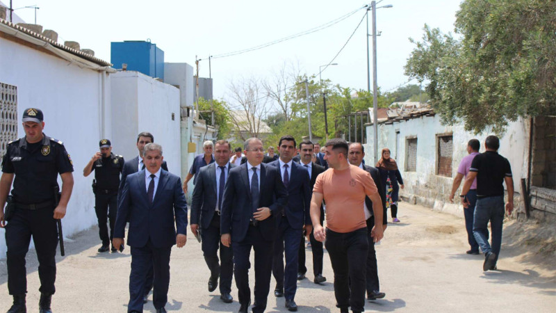 Səbail RİH-nin başçısı sakinlərin müraciət və təkliflərini dinləyib