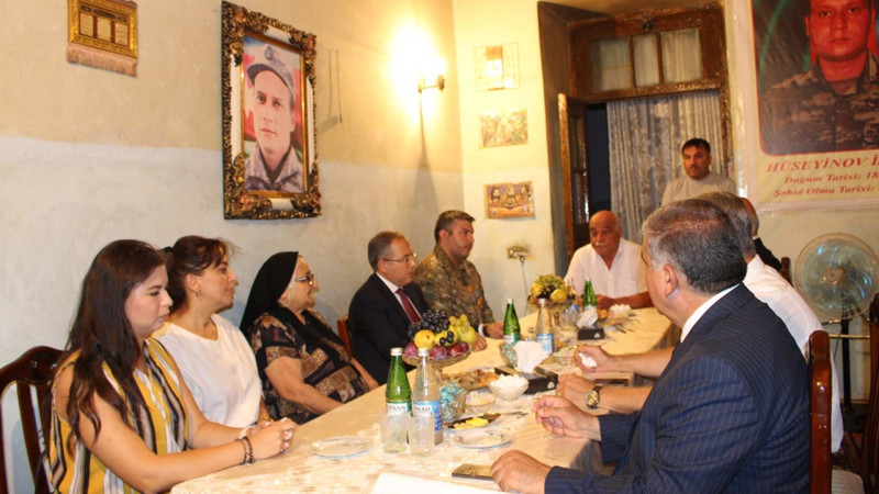 Səbailin icra başçısı Vətən müharibəsi şəhidinin ailəsini ziyarət edib