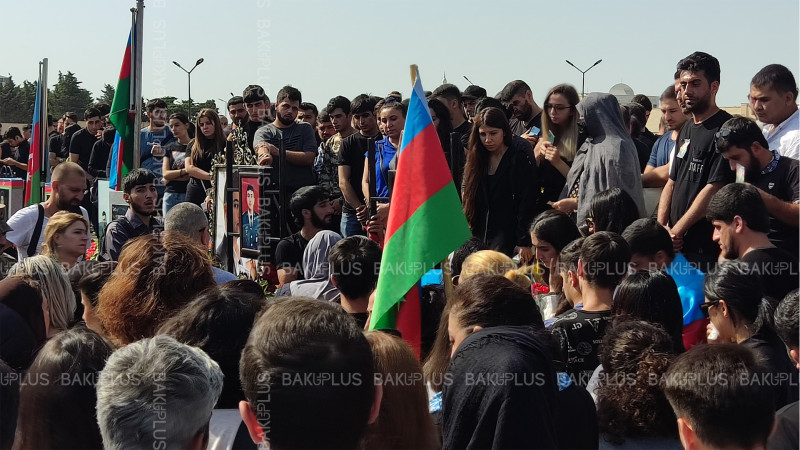 Şəhid kapitan Fərid Mehbalı İkinci Şəhidlər xiyabanında torpağa tapşırılıb