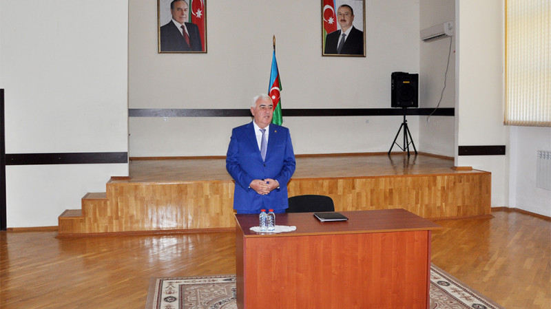 Pirallahı Rayon İcra Hakimiyyətinin başçısı Şüvəlanda səyyar görüş keçirib