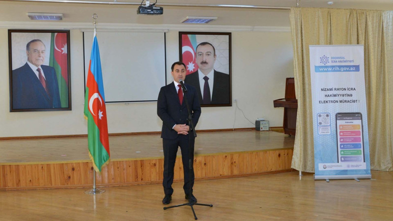 Nizami rayonunda “Açıq mikrofon” formatında səyyar görüşlər keçirilib