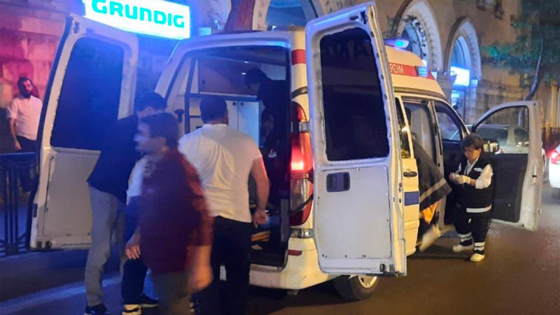 Nəsimidə gənc oğlan binadan yıxılaraq xəsarət alıb