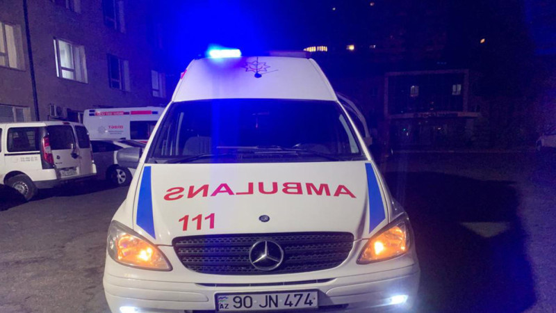 Qaradağda gənc oğlan bıçaq xəsarətləri alıb