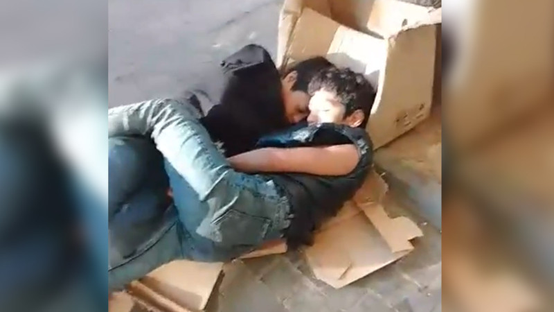 İki azyaşlı paytaxtın mərkəzi küçəsində gecələyib