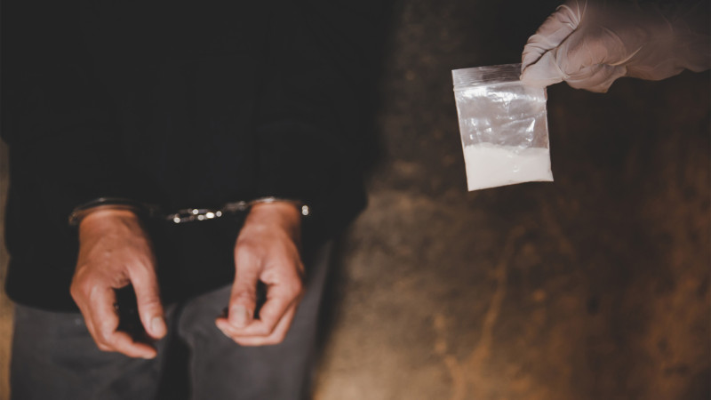Bakıda ata qızının ağzına və üzünə “kislota” töküb