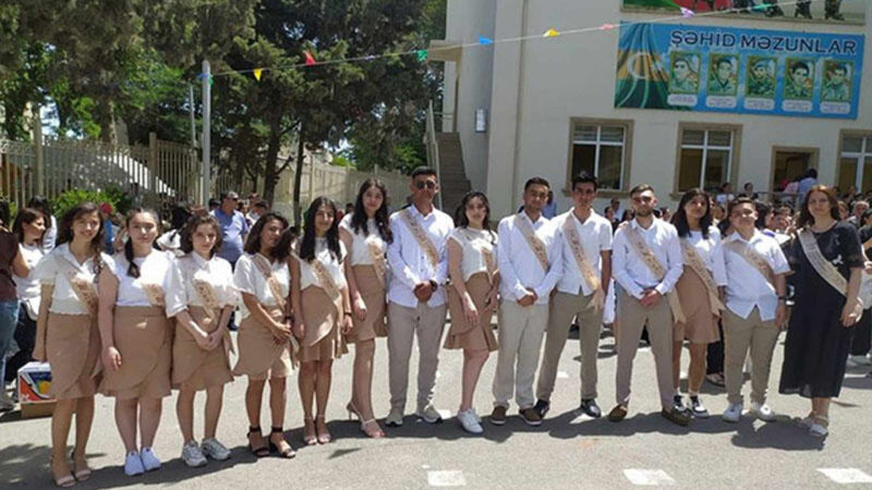 Sabunçuda yerləşən məktəbin bir sinfinin bütün məzunları tələbə adını qazanıblar