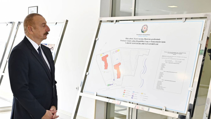 Prezident İlham Əliyev Bakıda yenidən qurulmuş tibb və təhsil müəssisələrinə baxış keçirib