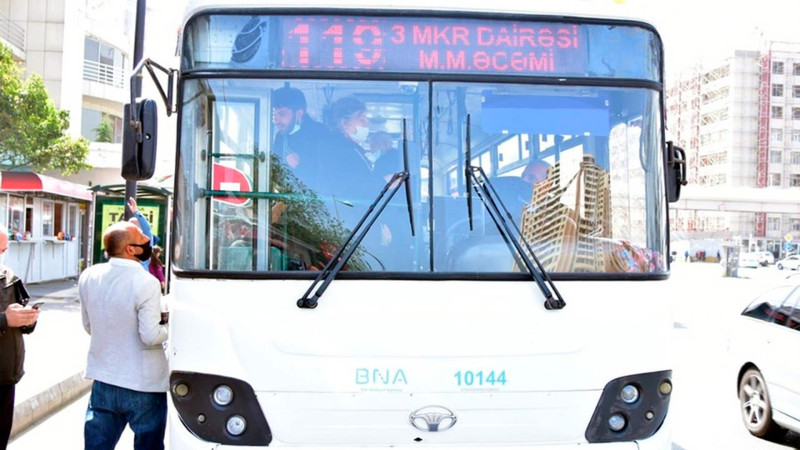 Sərnişinləri avtobusdan düşürən sürücü işdən kənarlaşdırılıb