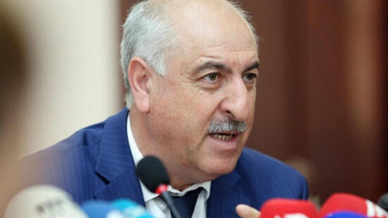 Bakı küçələrində bulaqlar yığışdırıldığı üçün ağaclar susuz qalıb