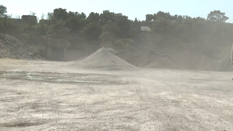 Bakıda sakinlər sement zavodundan narazıdırlar: “Yolda çox çətinliklə hərəkət edirik”