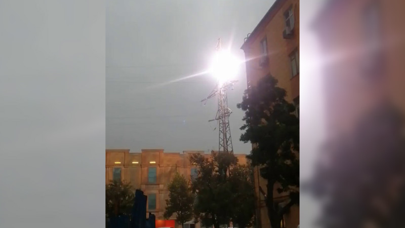 Paytaxtda yüksək gərginlikli elektrik xəttində baş verən qəza aradan qaldırıb