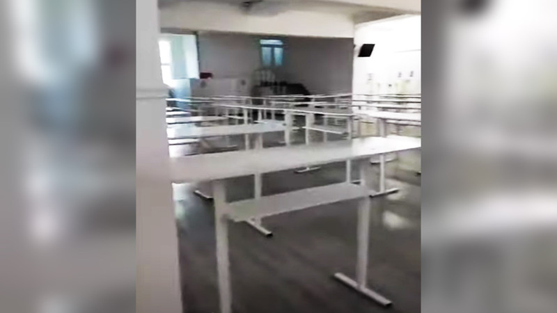 Odlar Yurdu Universitetində tələbələr üçün stullar yığışdırılıb?