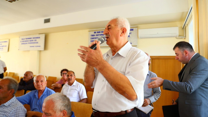 Xətai rayonunda icra başçısı səyyar qəbul keçirib