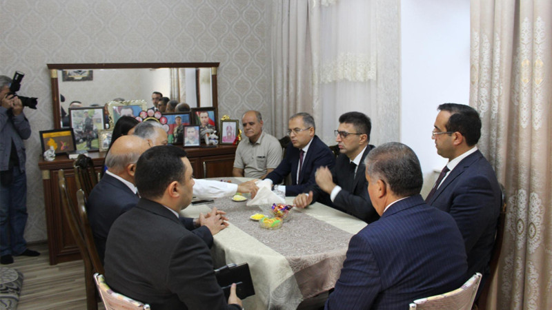 Səbail Rayon İcra Hakimiyyətinin başçısı şəhid ailəsini ziyarət edib