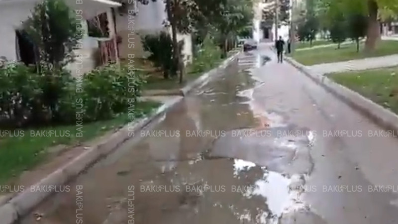 Bakıda daha bir ərazidə çirkab suları küçələrə axıb