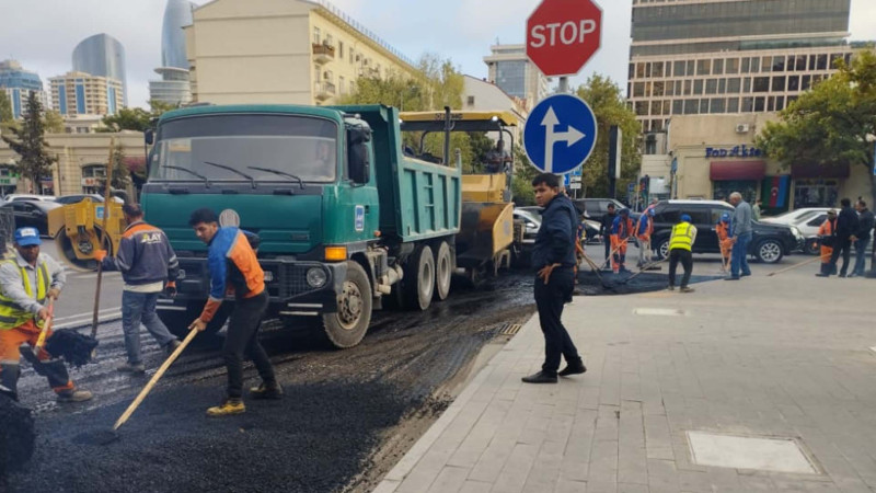 Nəsimi rayon ərazisində yolun asfaltlanması işləri aparılıb