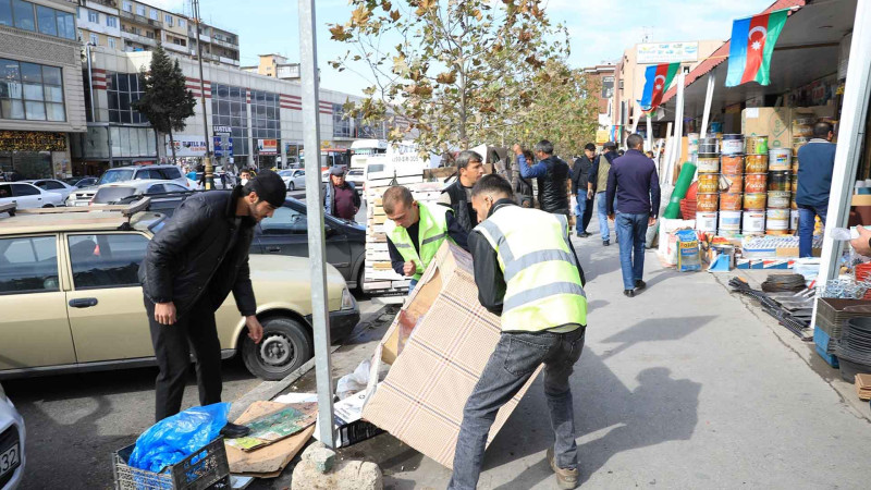 Qara Qarayev prospekti boyunca küçə ticarətinə qarşı reyd keçirilib
