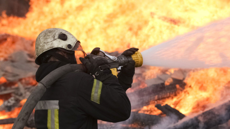 Bakıda tikilidə yanğın olub