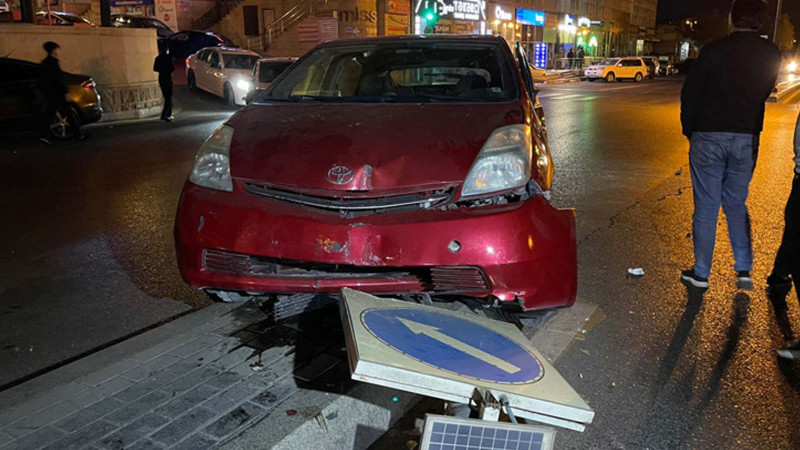 Bakıda taksi fəaliyyəti ilə məşğul olan “Prius” lar qəza törədib