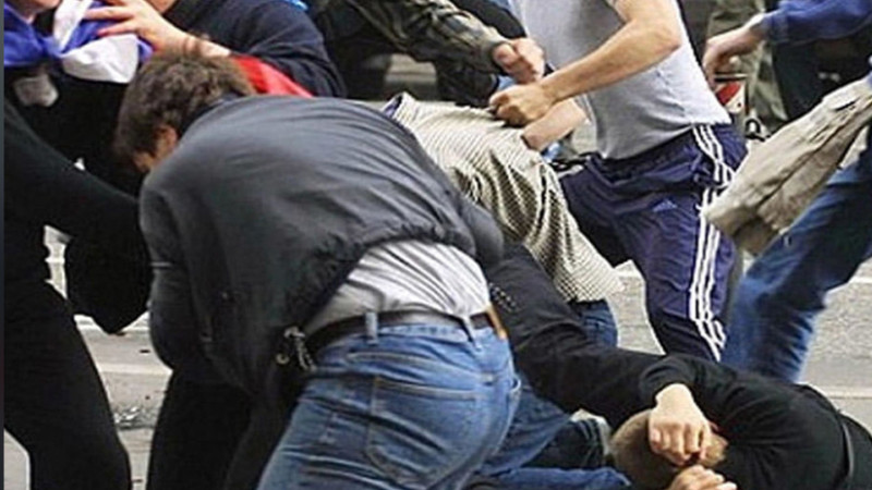 Binəqədi rayonunda kütləvi dava bıçaqlanma ilə nəticələnib