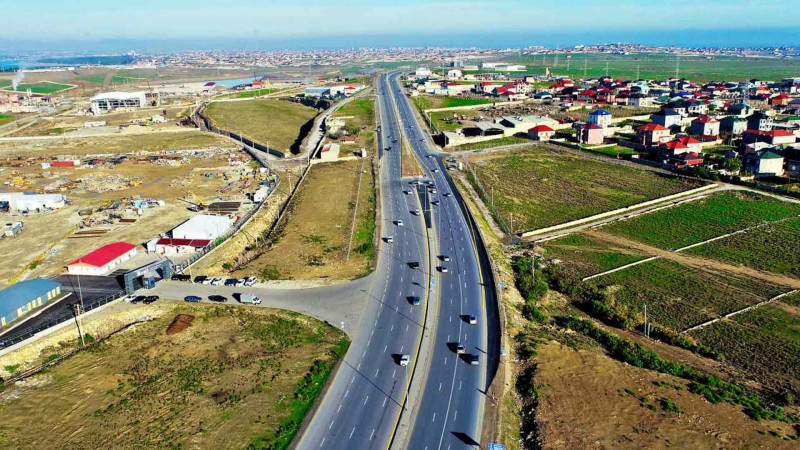 Sökülən mənzillərin sakinləri 6 ildir ki, yaşayış kompleksindən yeni mənzil gözləyirlər