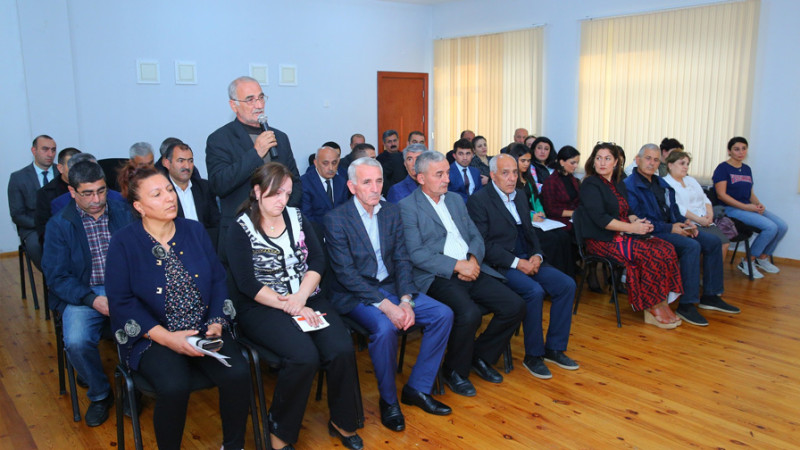 M.Ə.Rəsulzadə qəsəbəsi sakinlərinin şikayət və təklifləri dinlənilib