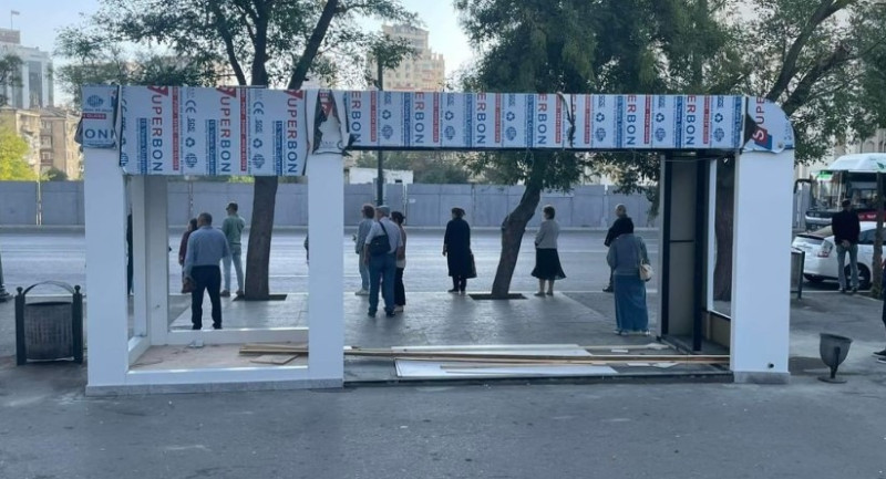 Bakıda daha bir ünvanda smart tipli avtobus dayanacaq pavilyonu quraşdırılır