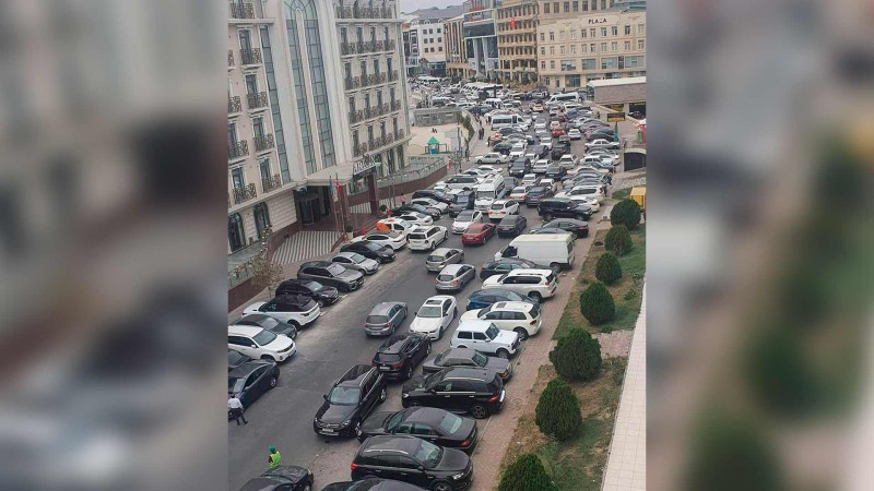 Nərimanov rayonunda bu küçədə hərəkət etmək mümkünsüz hala gəlib