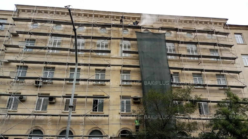Nəsimi: 28 May küçəsində tarixi binaların fasadları təmir olunur
