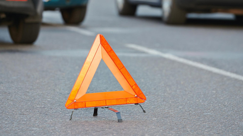 Xətai rayonunda gənc qadını avtomobil vurub