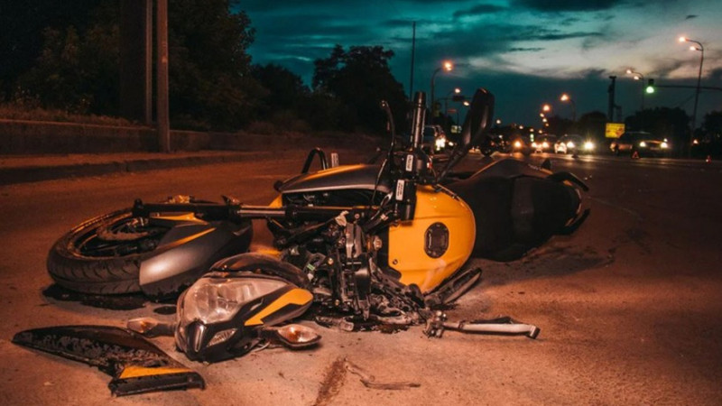 Xətai rayonunda 17 yaşlı yeniyetmə motosikletlə qəza törədib