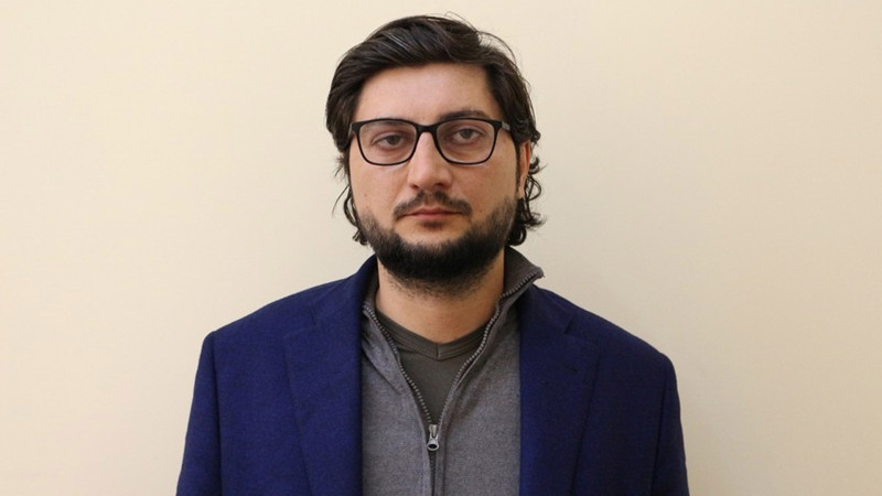 Dələduzluqda təqsirləndirilən Ramin Hacılıya hökm oxunub