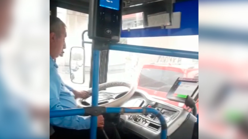 Sükan arxasında özünü kinoteatrda hiss edən avtobus sürücüsü barəsində tədbir görülüb