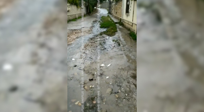 Paytaxtın bu ərazisində yayda toz-torpaq, qışda da və yağış  sakinlərə aman vermir
