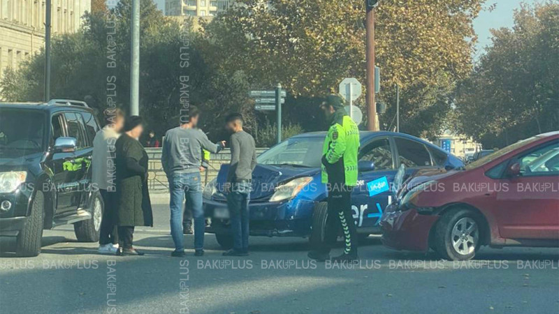 Yasamal rayonunda iki “Prius” toqquşub