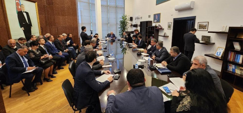 Suraxanı rayonunda icra başçısı sakinləri qəbul edib