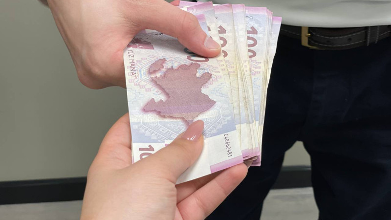 Bakıda quldurluq edən “poçt işçiləri” evə basqın edərək 100 minlik oğurluq törədiblər