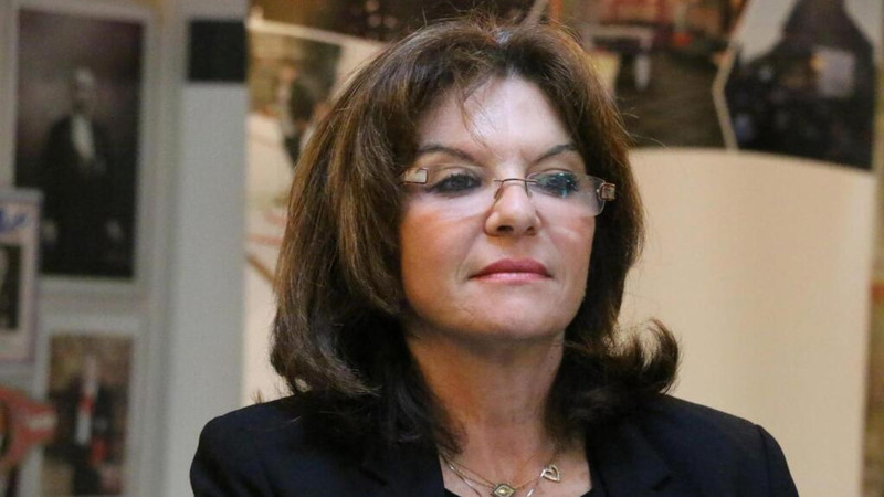 Madam Natali Qule - bütün Fransa Senatına qarşı çıxan yeganə deputat