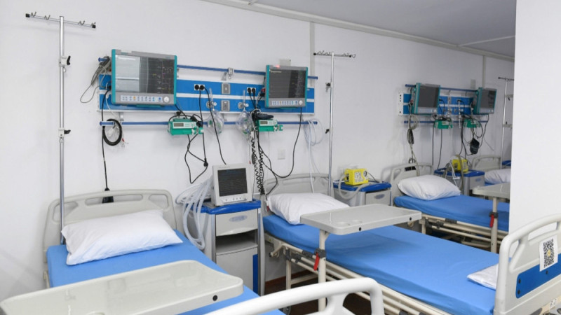 Bakıda neçə tibb müəssisəsi COVİD-19 xəstələrini müalicə edir?