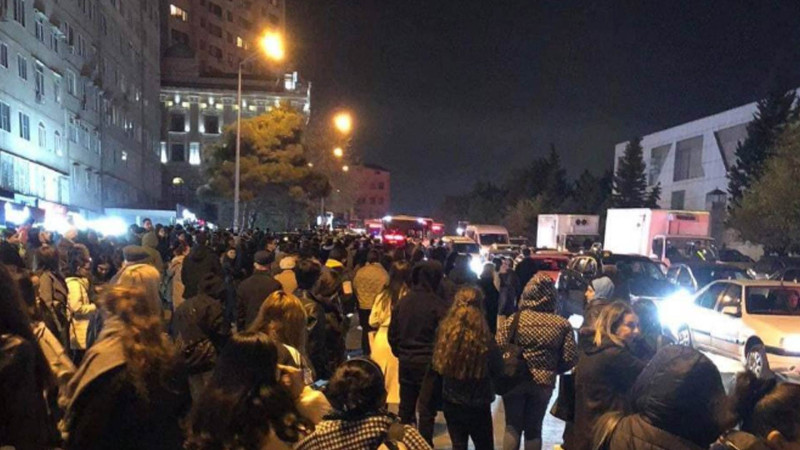 “Azadlıq” metrosunun yaxınlığında izdiham yaşanıb: avtobuslar ləngimələrlə işləyir