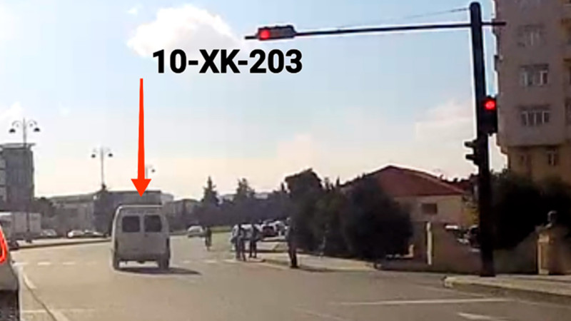 Sabunçuda sürücü küçədə nəzarət kameralarının olmamasından istifadə edərək qayda pozub