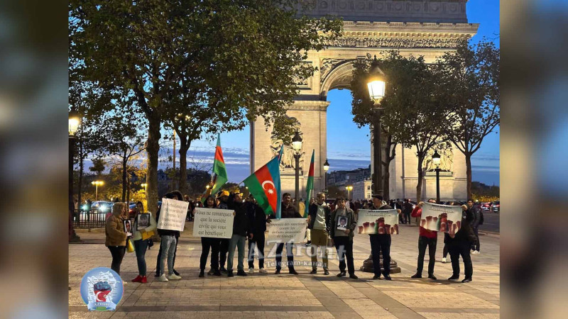 Azərbaycanlılar Parisdə Zəfər tağının qarşısında daha bir aksiya keçiriblər