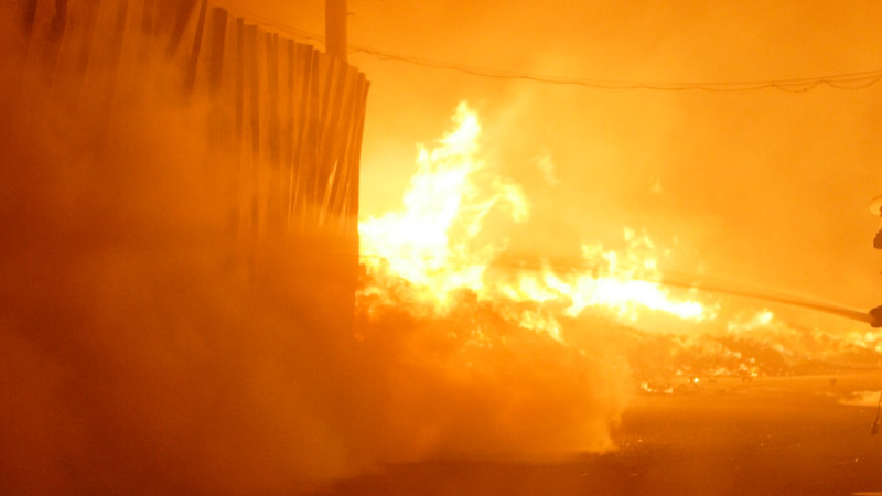 Xəzər rayonunda nasosxana yanıb