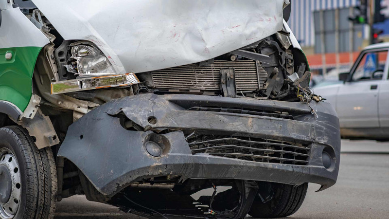 Xətai rayonunda sərnişin avtobusları toqquşub