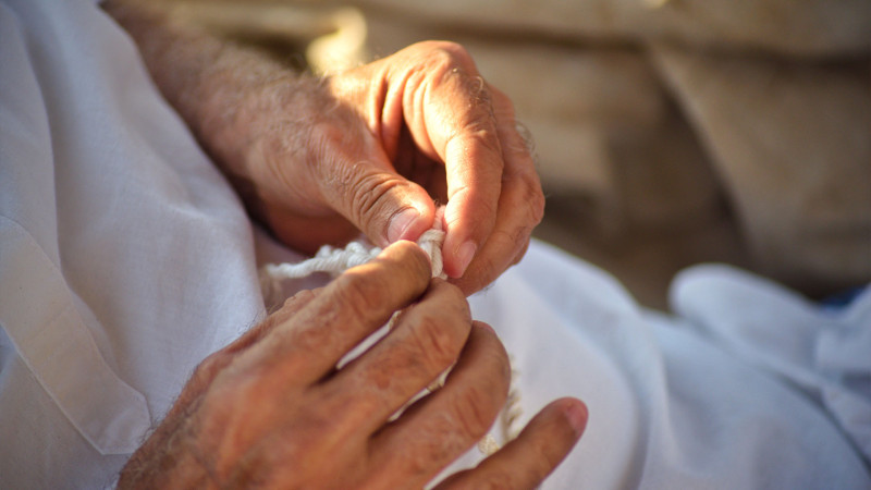 Bakıda 65 yaşlı kişi özünü doğrayıb