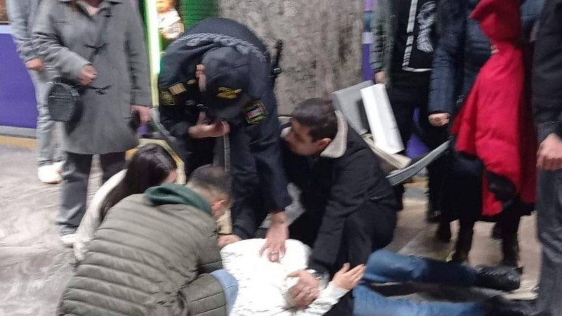 Bakı metrosunda sərnişinin halı pisləşib