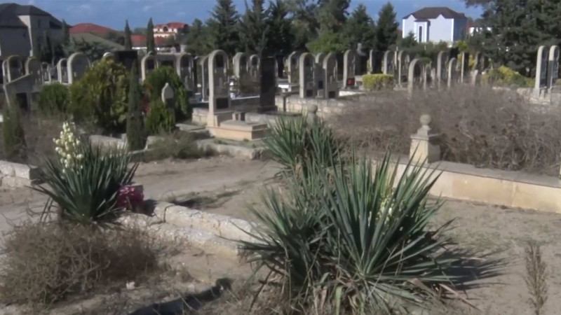 Bakıda qəbir yerlərinin pulla satılması nədən qaynaqlanır?