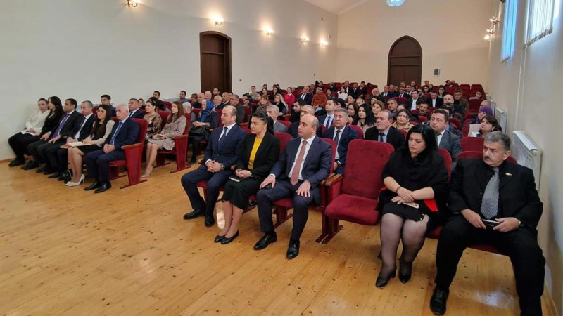Bu gün Suraxanı rayon icra başçısı sakinləri dinləyib