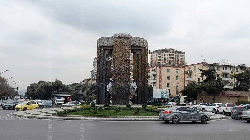 Bakının daha bir dairəsində işıqforlar quraşdırılıb